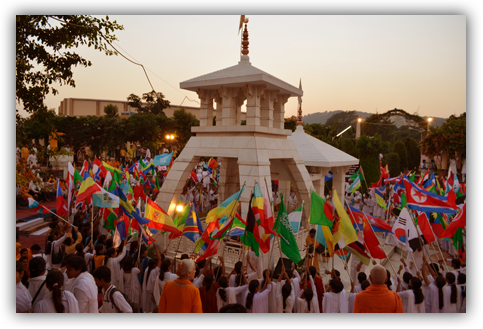 Indiai-bandiere-per-la-pace-2012